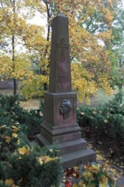 Hipolit Cegielski obelisk